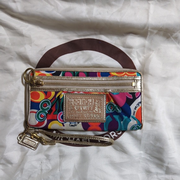 Authentic Coach Wallet - Picture 1 of 2
